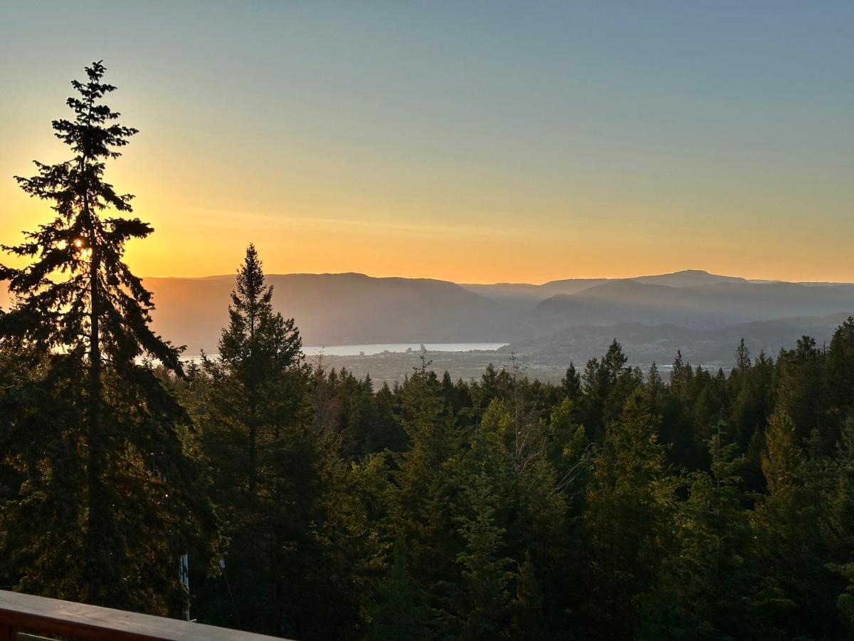 Myra Canyon Lodge Kelowna Buitenkant foto