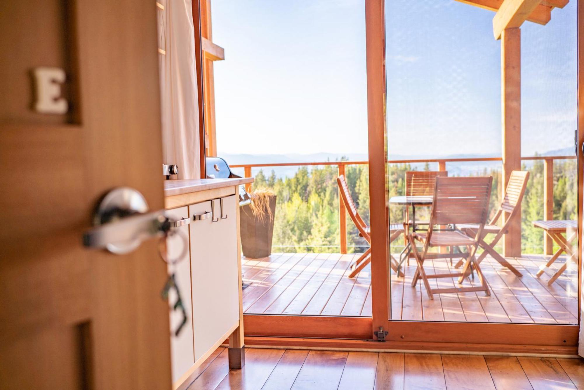 Myra Canyon Lodge Kelowna Buitenkant foto