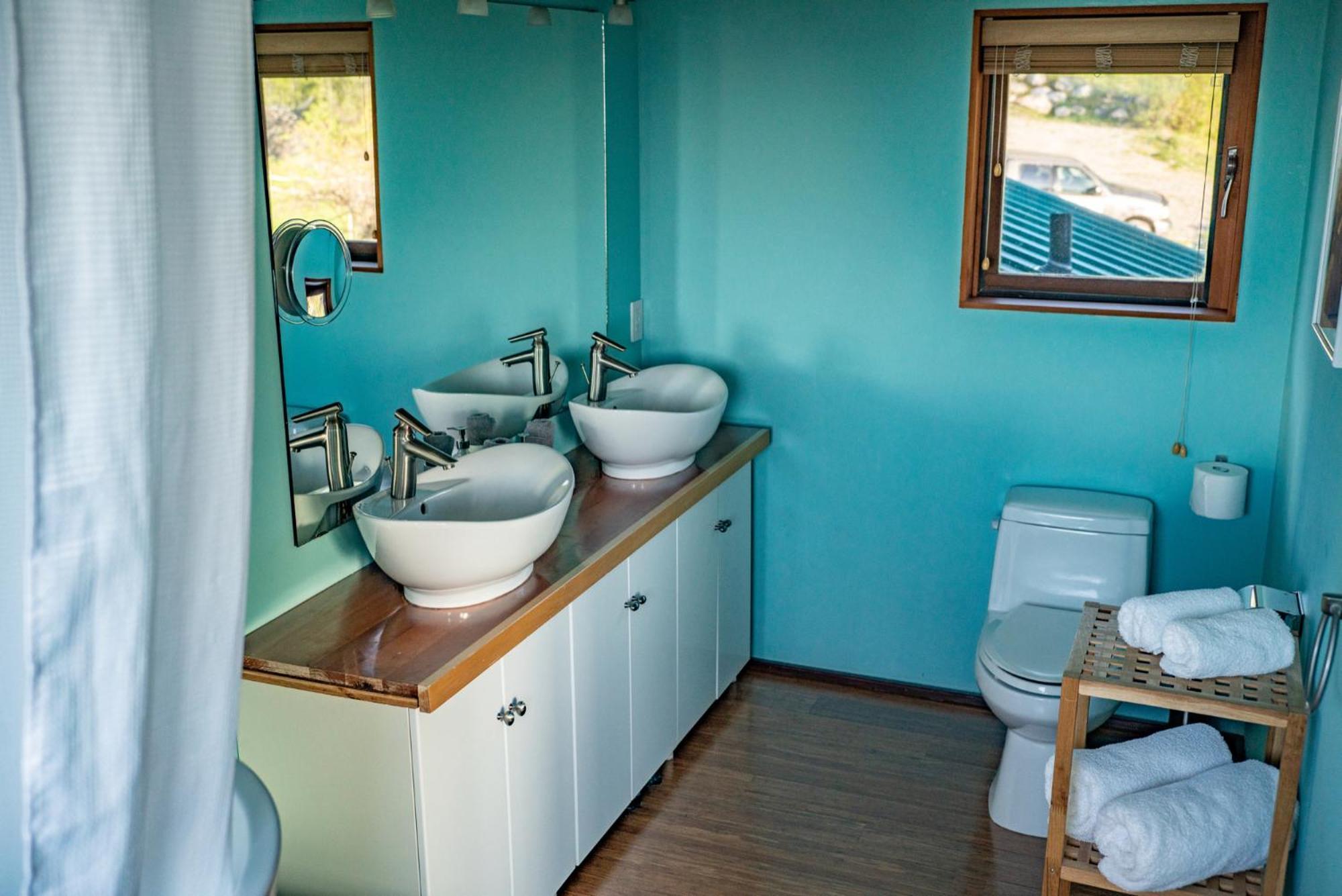 Myra Canyon Lodge Kelowna Buitenkant foto