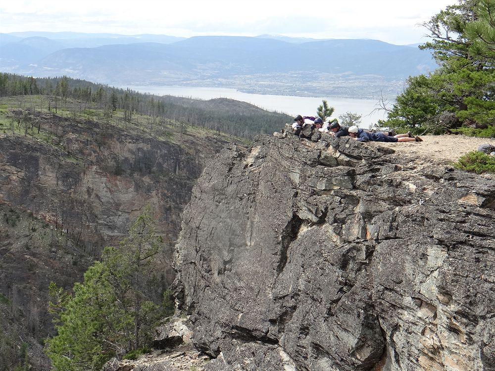 Myra Canyon Lodge Kelowna Buitenkant foto