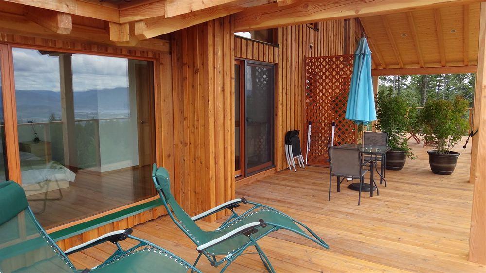 Myra Canyon Lodge Kelowna Buitenkant foto